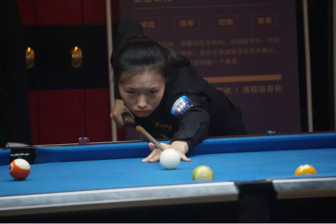 场下像个可 场下像个可